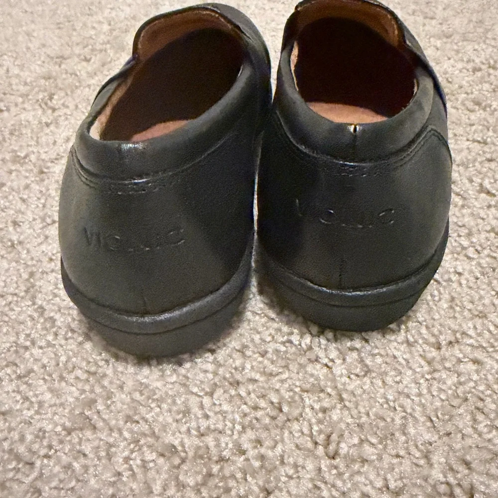 Vionic Magnolia Gianna Black Leather Slip-On Flats Size 6
